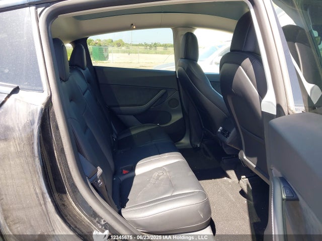 7SAYGDEE9NF424105 Tesla Model Y