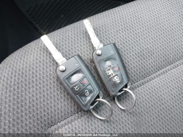 3VWC17AU5FM506365 Volkswagen 2015