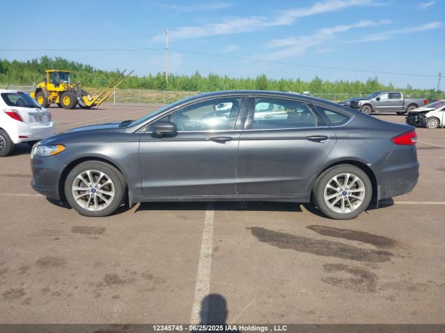 3FA6P0HD2KR122770 Ford Fusion