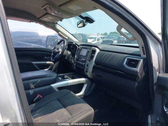 1N6AA1E58HN512810 Nissan Titan