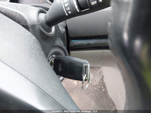KNDMB5C15H6316502 KIA Sedona