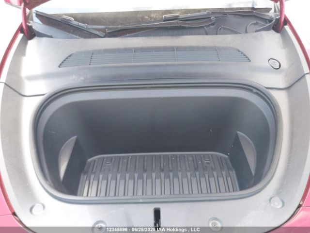7SAYGAEE8RF029532 Tesla Model Y