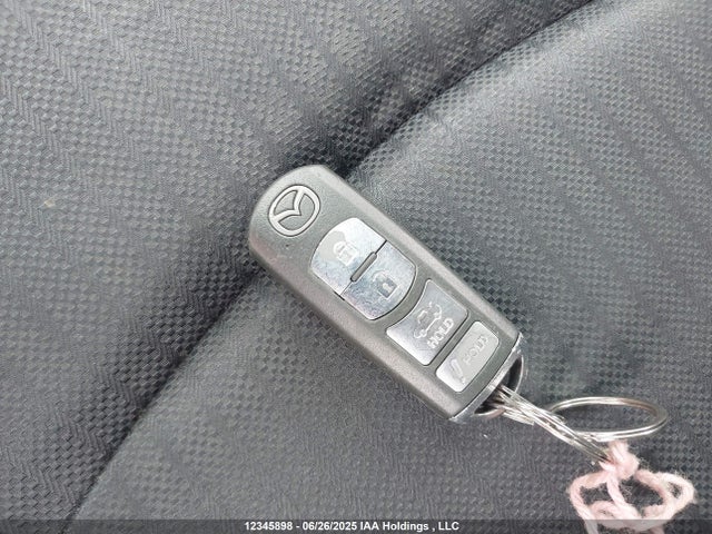 3MZBM1U79FM209346 Mazda pe