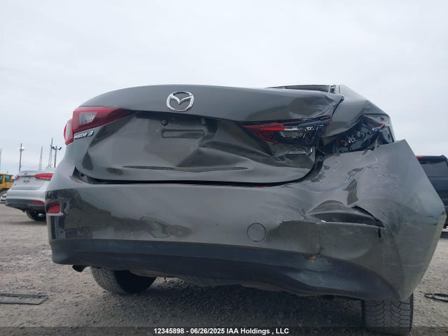 3MZBM1U79FM209346 Mazda pe
