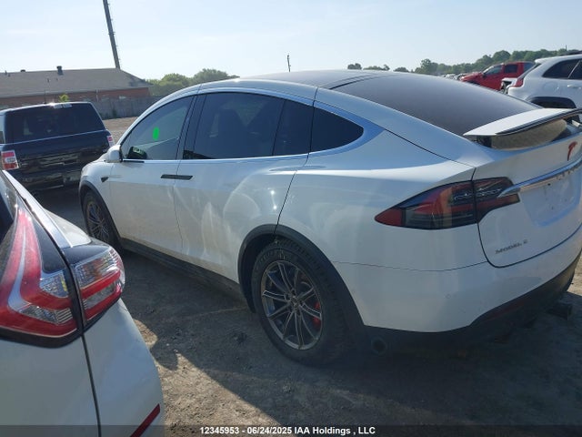 5YJXCAE43HF075828 Tesla 2017