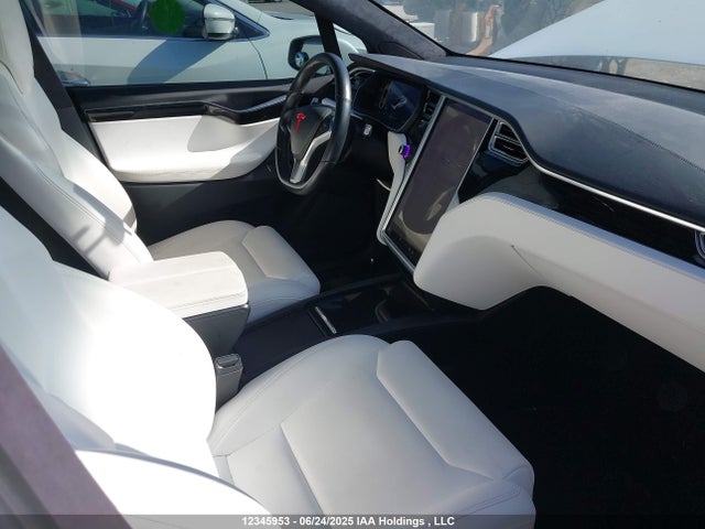 5YJXCAE43HF075828 Tesla 2017