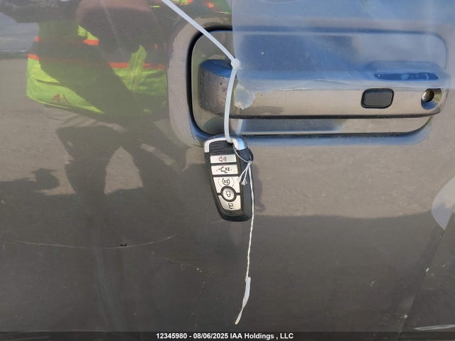 1FT8W3BT1NEF37996 Ford 2022