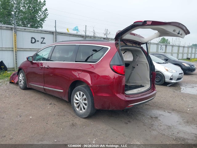 2C4RC1BG2HR561378 Chrysler Pacifica