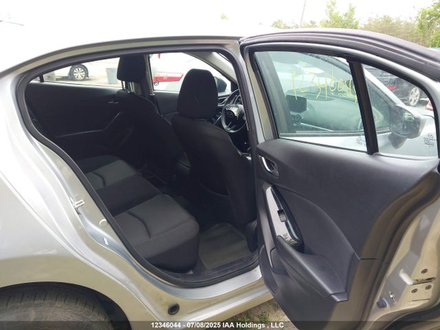 3MZBN1U73JM227931 Mazda pe