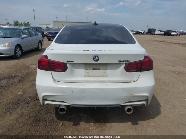 WBA8B7C56HK858289 BMW 2017