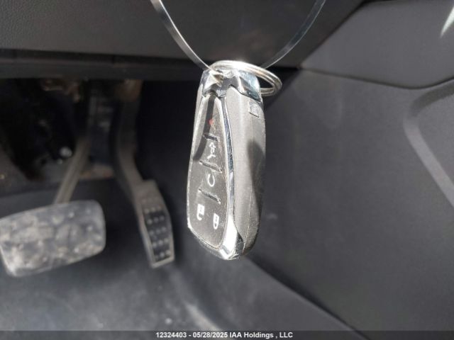3GNKBHRS3KS647517 Chevrolet lgx