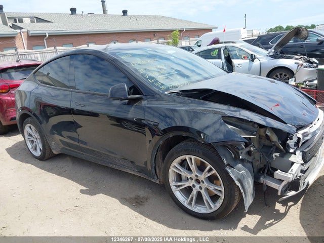 7SAYGDEE9NF385015 Tesla 2022