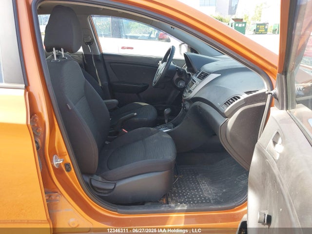 KMHCT5AE0GU273563 Hyundai Accent