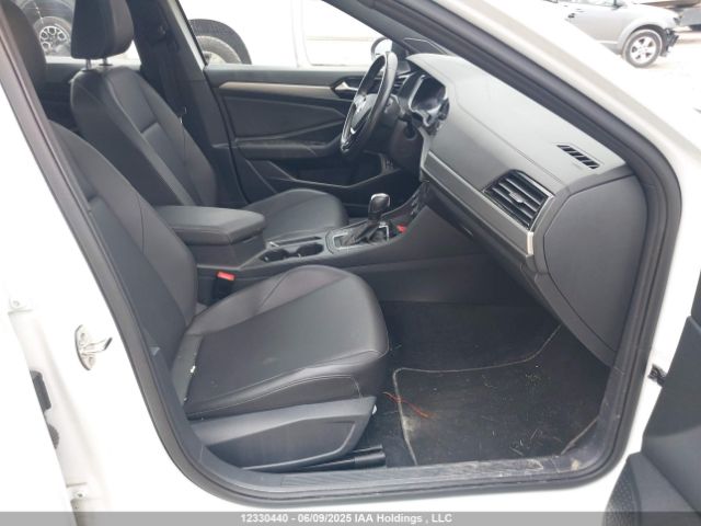 3VWE57BU5MM076765 Volkswagen tsi