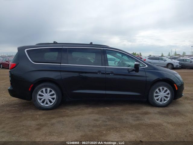 2C4RC1CG8HR689025 Chrysler Pacifica