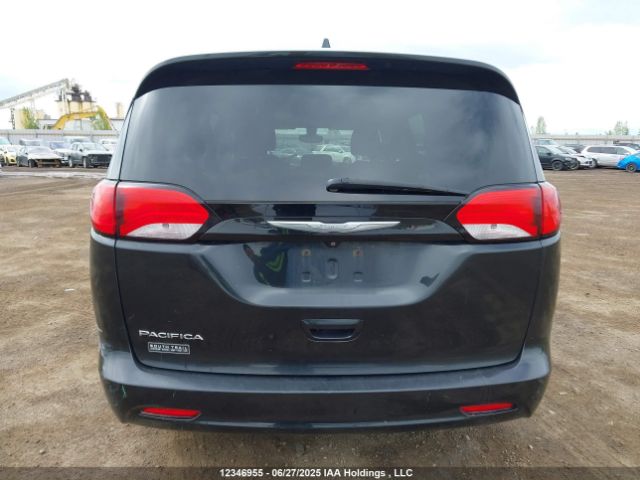 2C4RC1CG8HR689025 Chrysler Pacifica