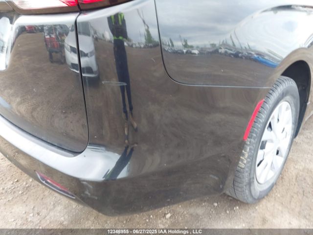 2C4RC1CG8HR689025 Chrysler Pacifica