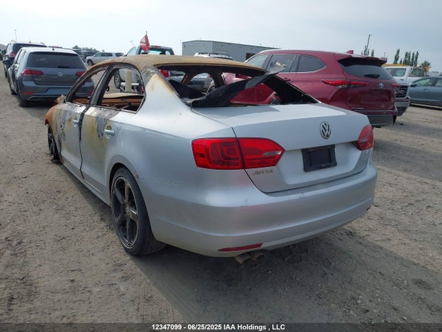 3VW2K7AJ1EM220624 Volkswagen 2014
