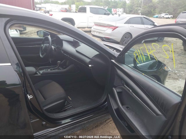 JM1BPAKM3R1657201 Mazda pyukd