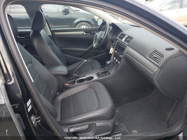 1VWBN7A38EC022648 Volkswagen Passat