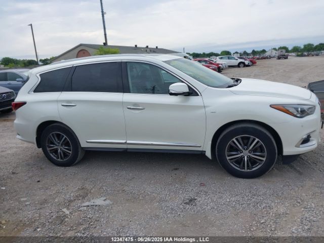 5N1DL0MMXHC555811 Infiniti 2017