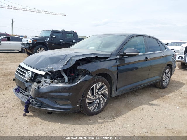 3VWG57BU2MM028164 Volkswagen tsi