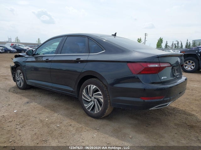 3VWG57BU2MM028164 Volkswagen tsi