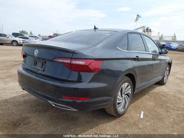 3VWG57BU2MM028164 Volkswagen tsi