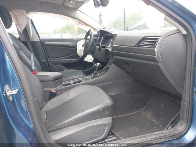 3VWE57BU3MM073721 Volkswagen tsi