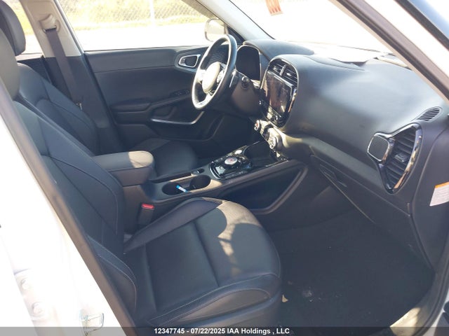 KIA Soul 2023 KNDJ33A13P7030678 Image 5