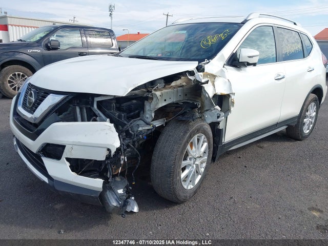 5N1AT2MV6JC725210 Nissan Rogue