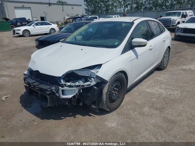 Ford 2014 2014 1FADP3F24EL329142 Image 2