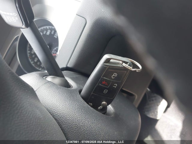 3VW217AU7FM075815 Volkswagen 2015