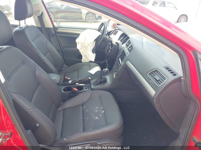 3VW217AU7FM075815 Volkswagen 2015
