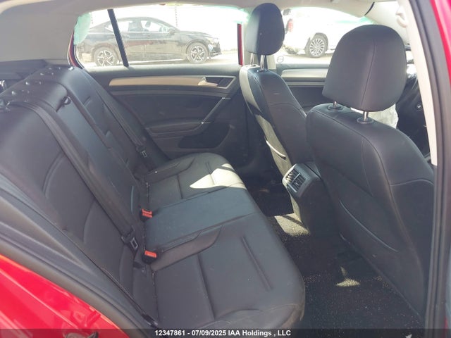 3VW217AU7FM075815 Volkswagen 2015