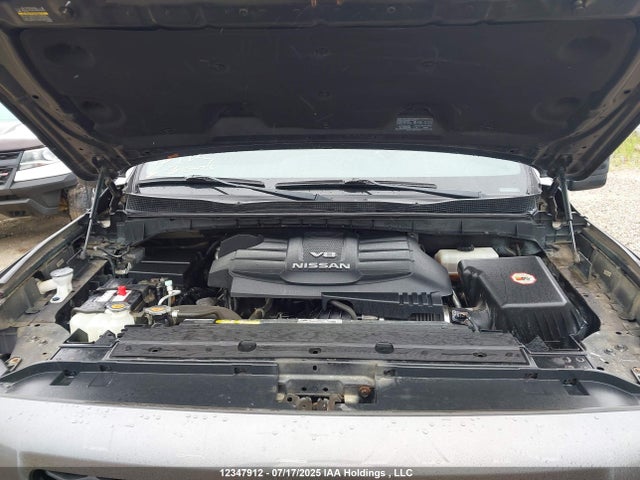 1N6AA1E52JN518690 Nissan 2018