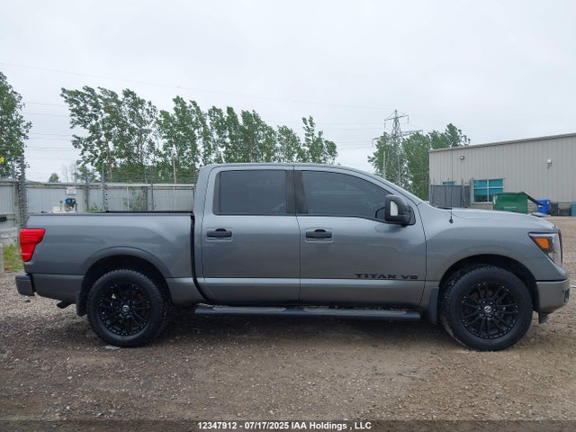 1N6AA1E52JN518690 Nissan 2018
