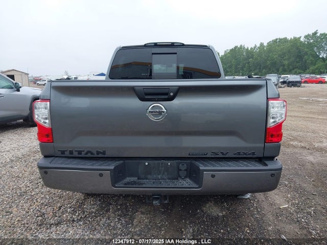 1N6AA1E52JN518690 Nissan 2018