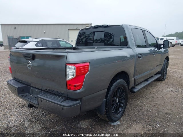 1N6AA1E52JN518690 Nissan 2018