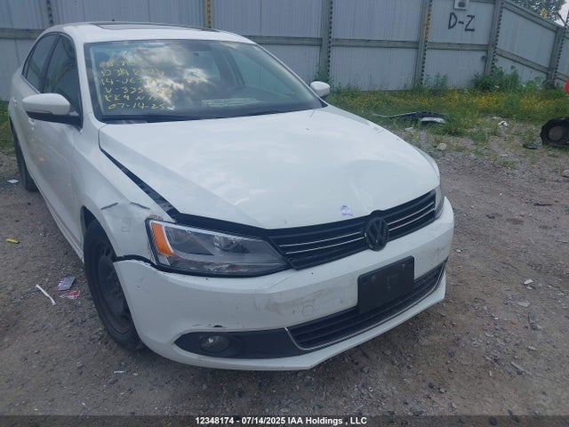 3VWDL7AJ1EM335200 Volkswagen Jetta