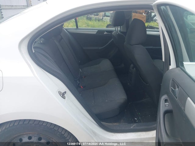 3VWDL7AJ1EM335200 Volkswagen Jetta