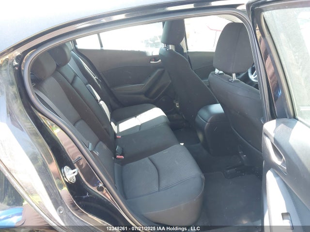 3MZBM1L79FM216380 Mazda pe