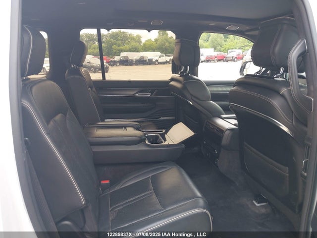 1C4SJVFJ4NS184096 Jeep Grand Wagoneer