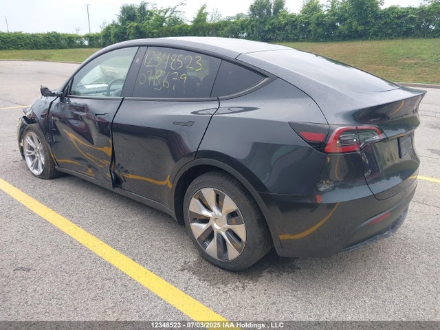 Tesla Model Y 2024 7SAYGDED7RF078679 Image 3