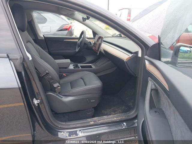 Tesla Model Y 2024 7SAYGDED7RF078679 Image 5