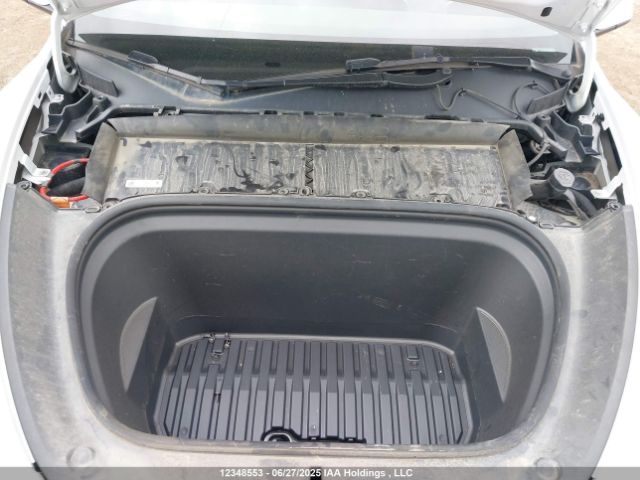 7SAYGDEE8NF329731 Tesla Model Y