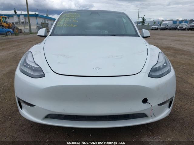 7SAYGDEE8NF329731 Tesla Model Y