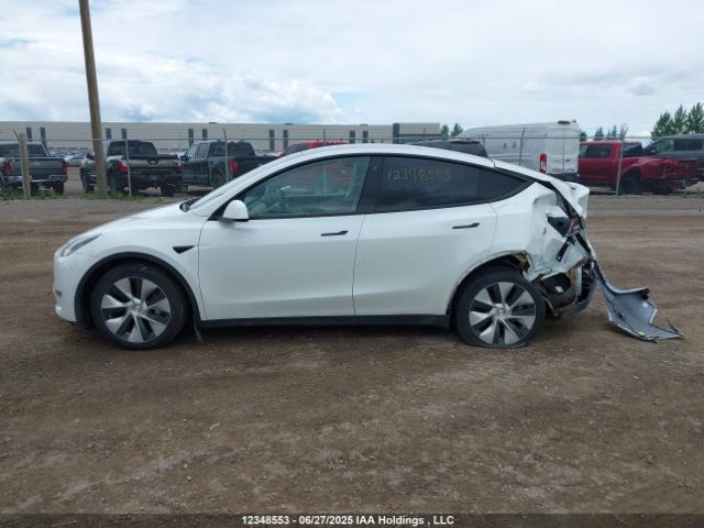 7SAYGDEE8NF329731 Tesla Model Y