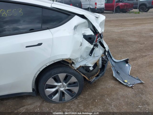 7SAYGDEE8NF329731 Tesla Model Y