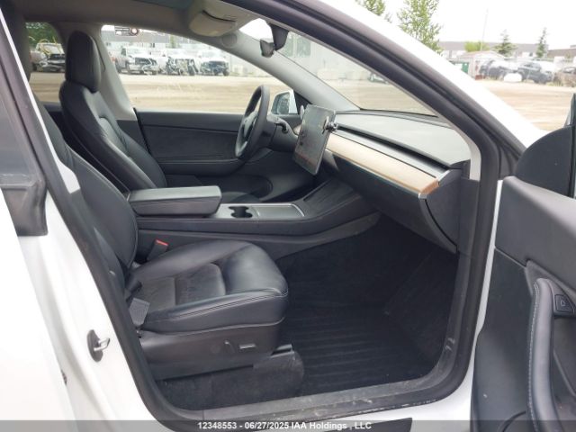 7SAYGDEE8NF329731 Tesla Model Y